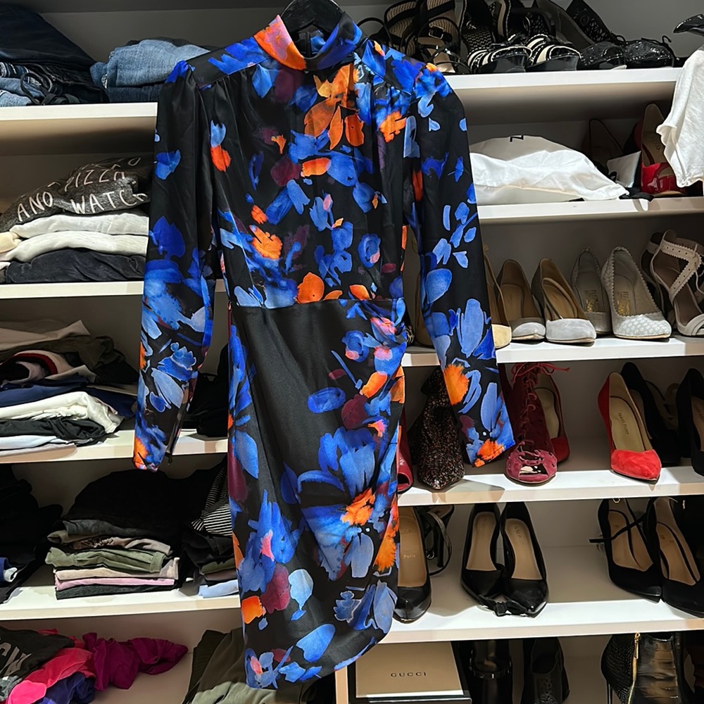 LN sexy Marciano black floral mini ruched long sleeve dress - Picture 2 of 6